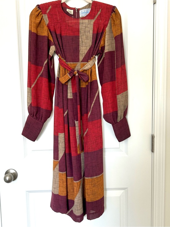 Leslie Fay Dresses & Skirts - Leslie Fay Colorblock Midi Dress in Red, Burgundy & Mustard